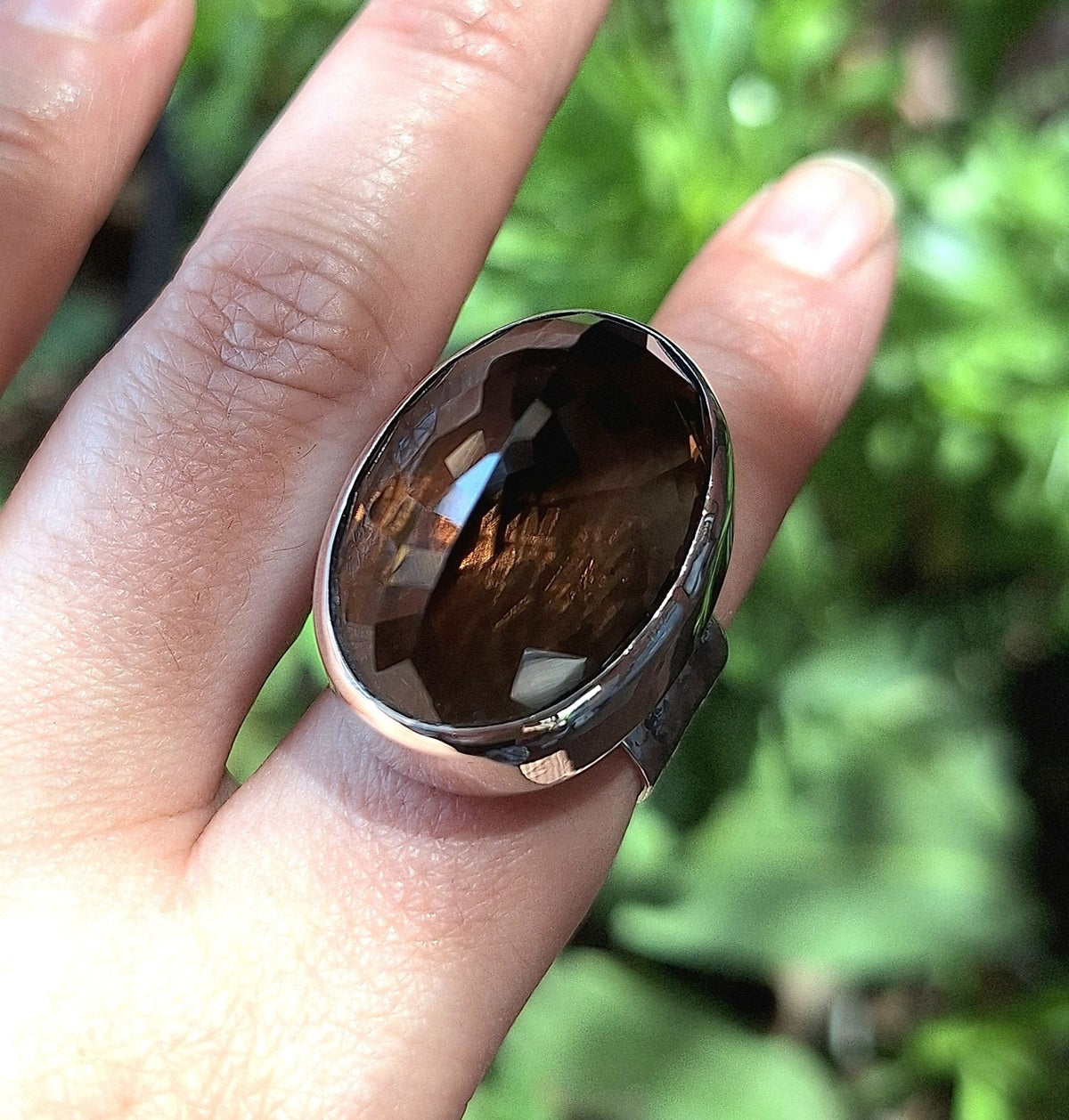 Anillo Maxi cuarzo ahumado facetado