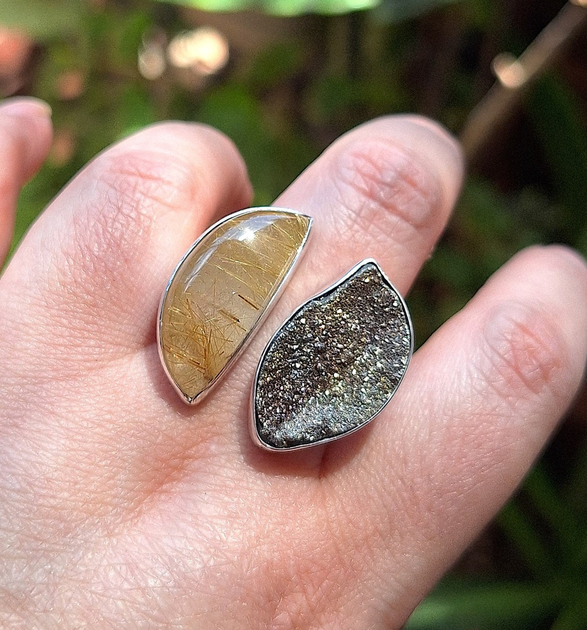 Anillo Cuarzo Rutilo dorado y Pirita abierto doble