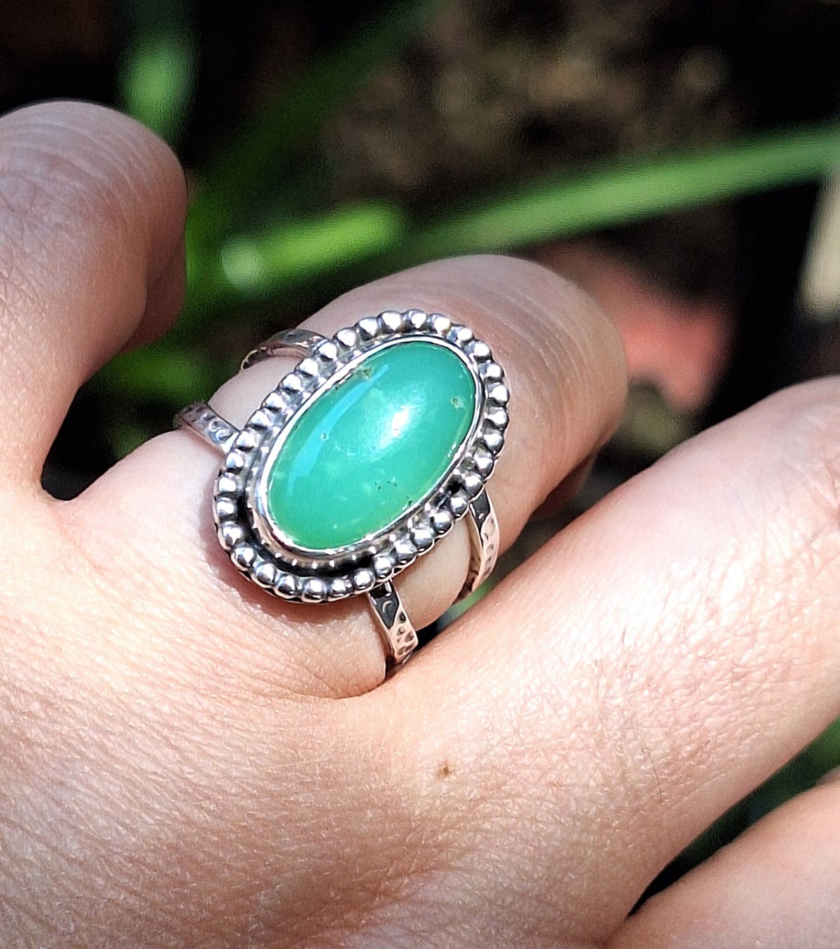 Anillo crisoprasa pelotitas doble argolla