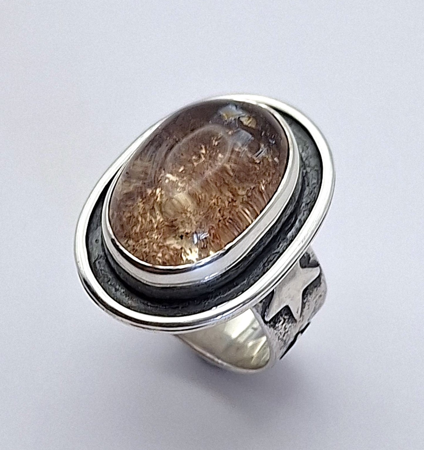 Anillo Cuarzo Lodolita envejecido con estrellas
