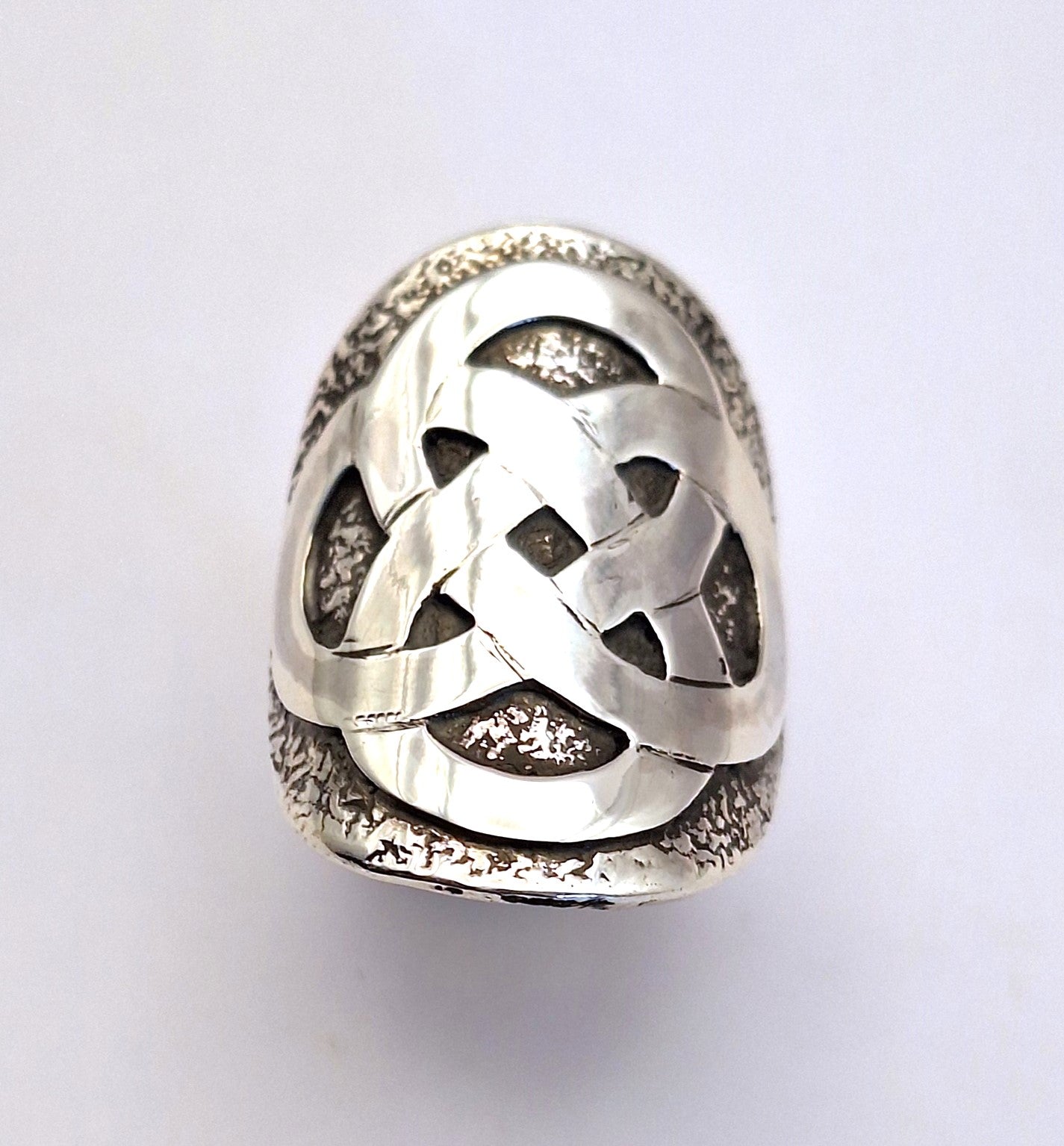Anillo celta reticulado envejecido