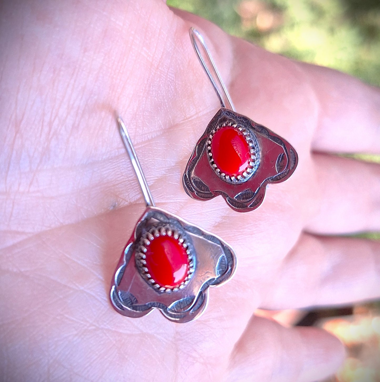 Aros coral rojo floral