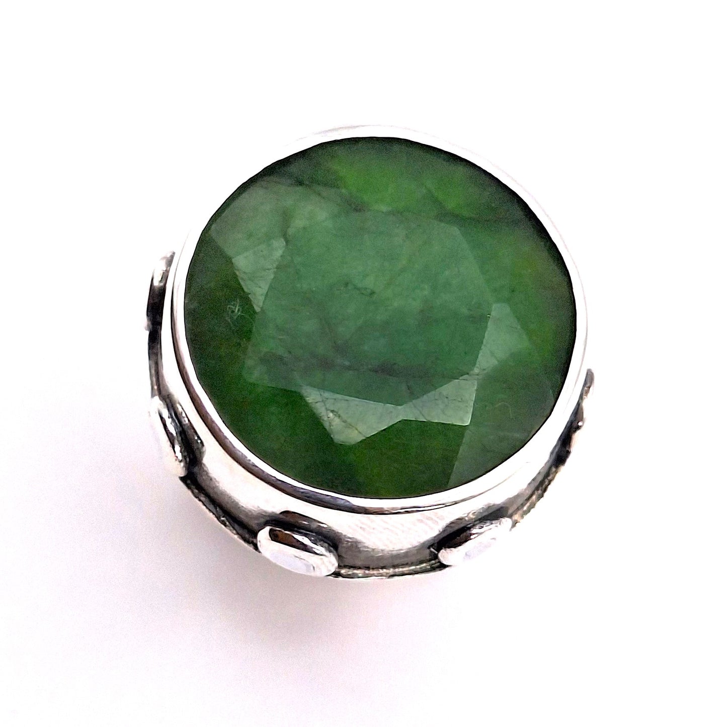 Anillo tachas Esmeralda