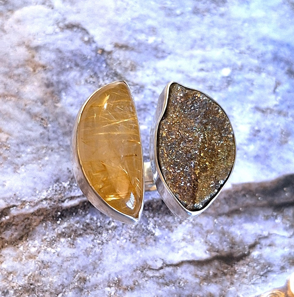 Anillo Cuarzo Rutilo dorado y Pirita abierto doble