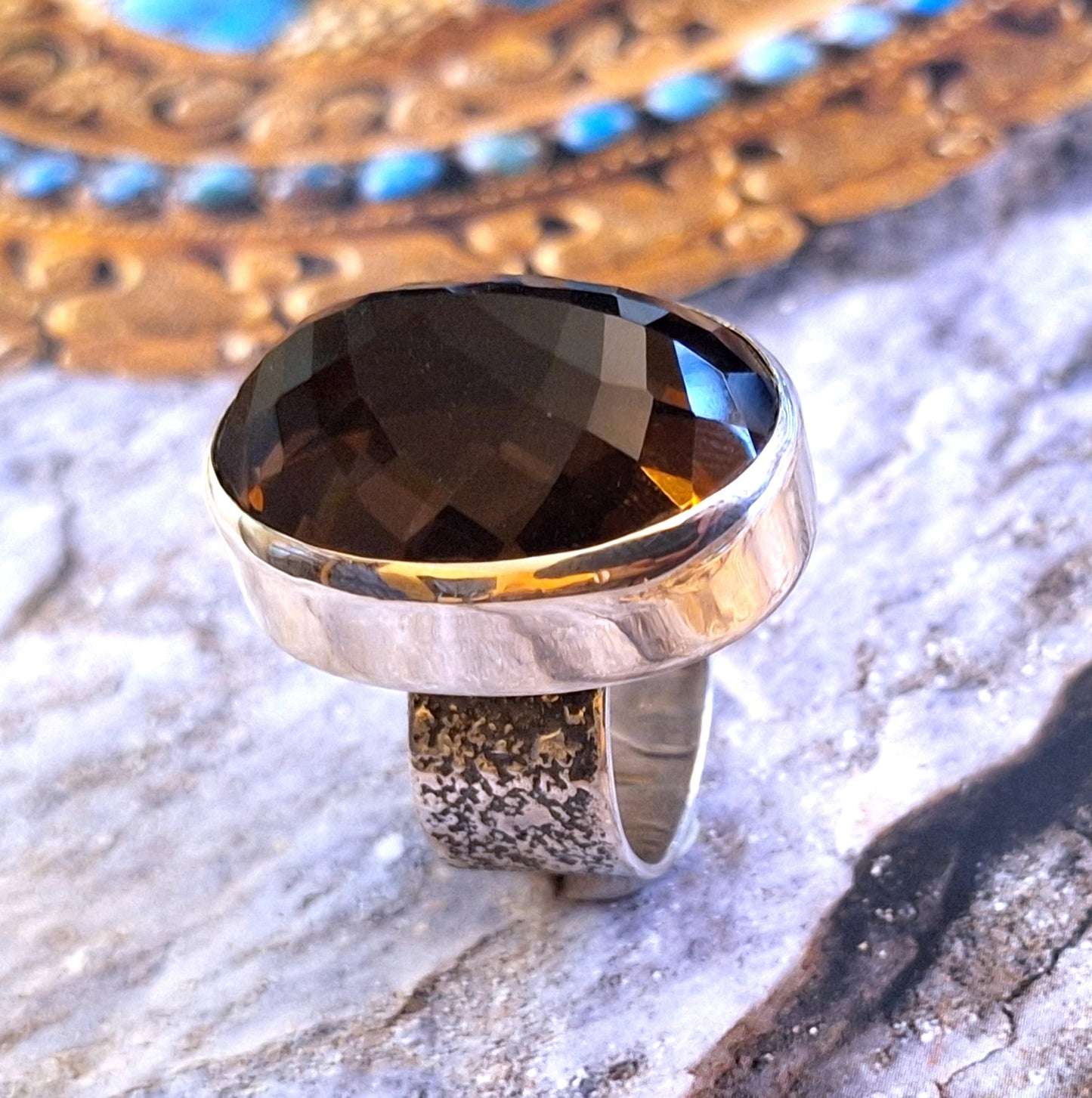 Anillo Maxi cuarzo ahumado facetado