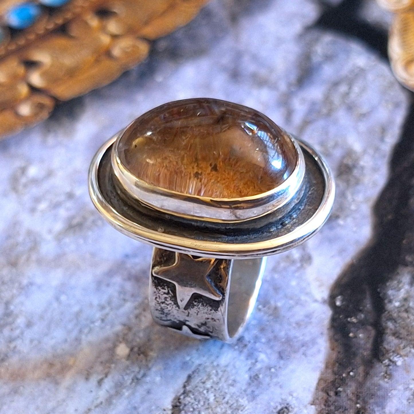 Anillo Cuarzo Lodolita envejecido con estrellas