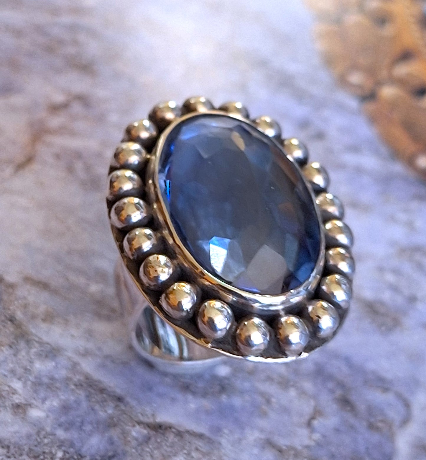 Anillo Cuarzo Hydro pelotitas L