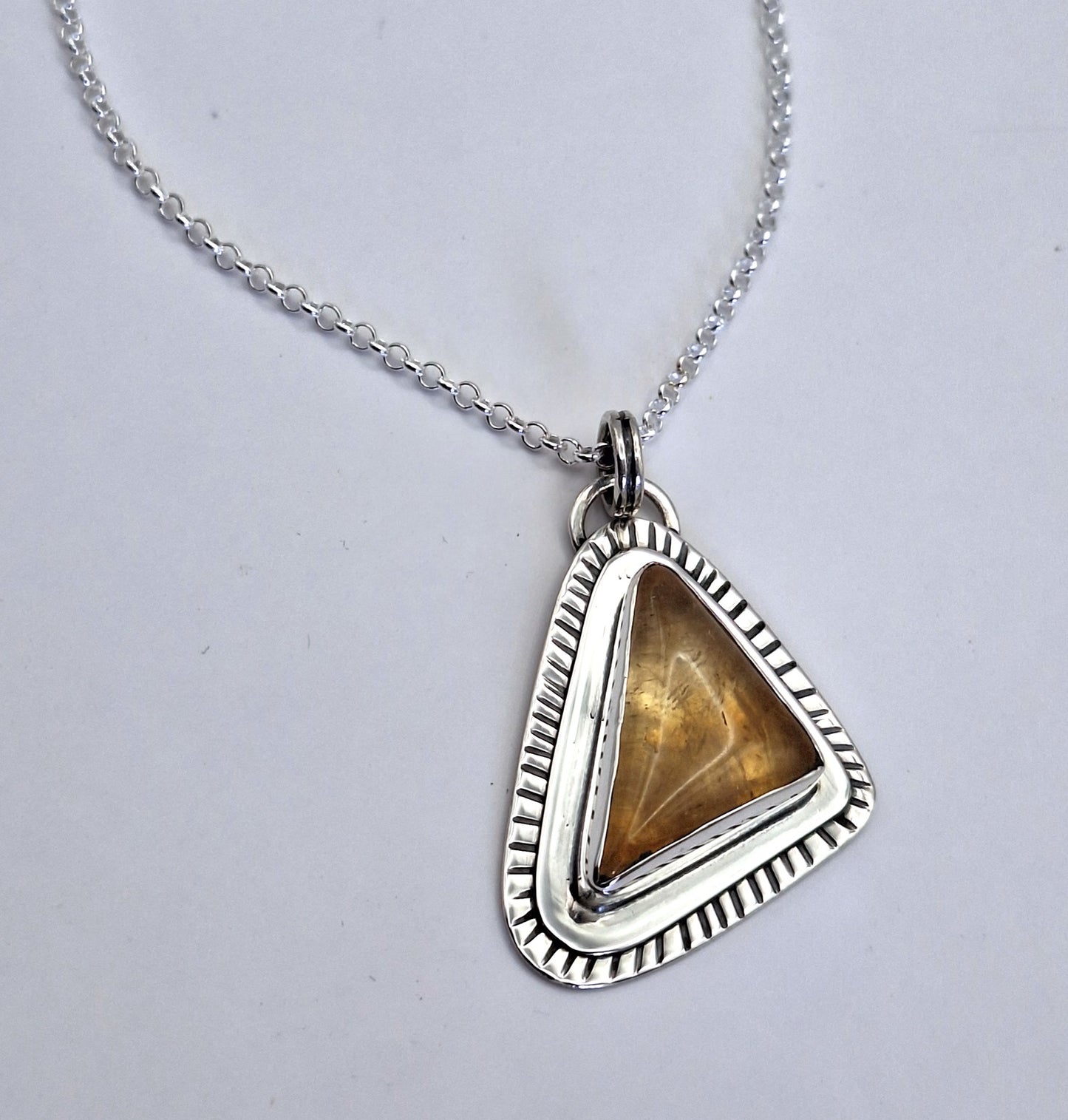 Colgante Citrino triangular