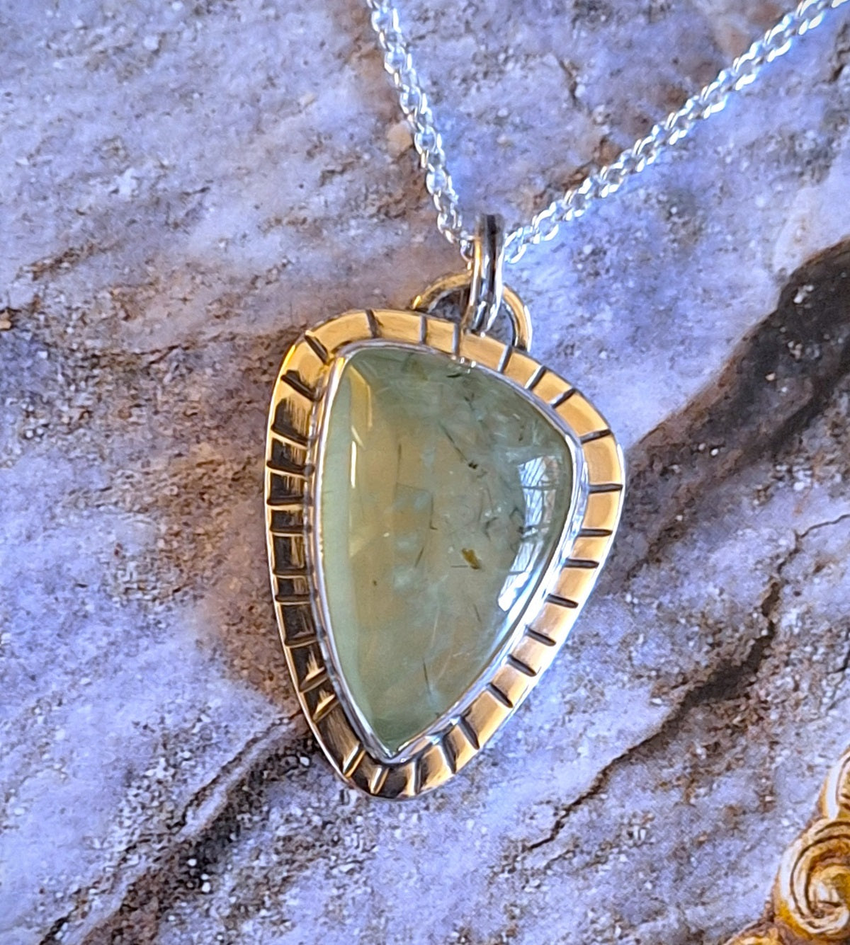 Colgante Prehnita triangular