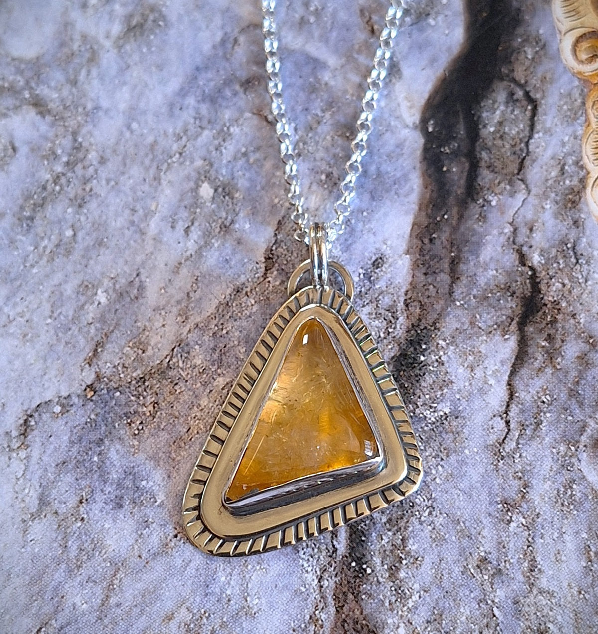 Colgante Citrino triangular