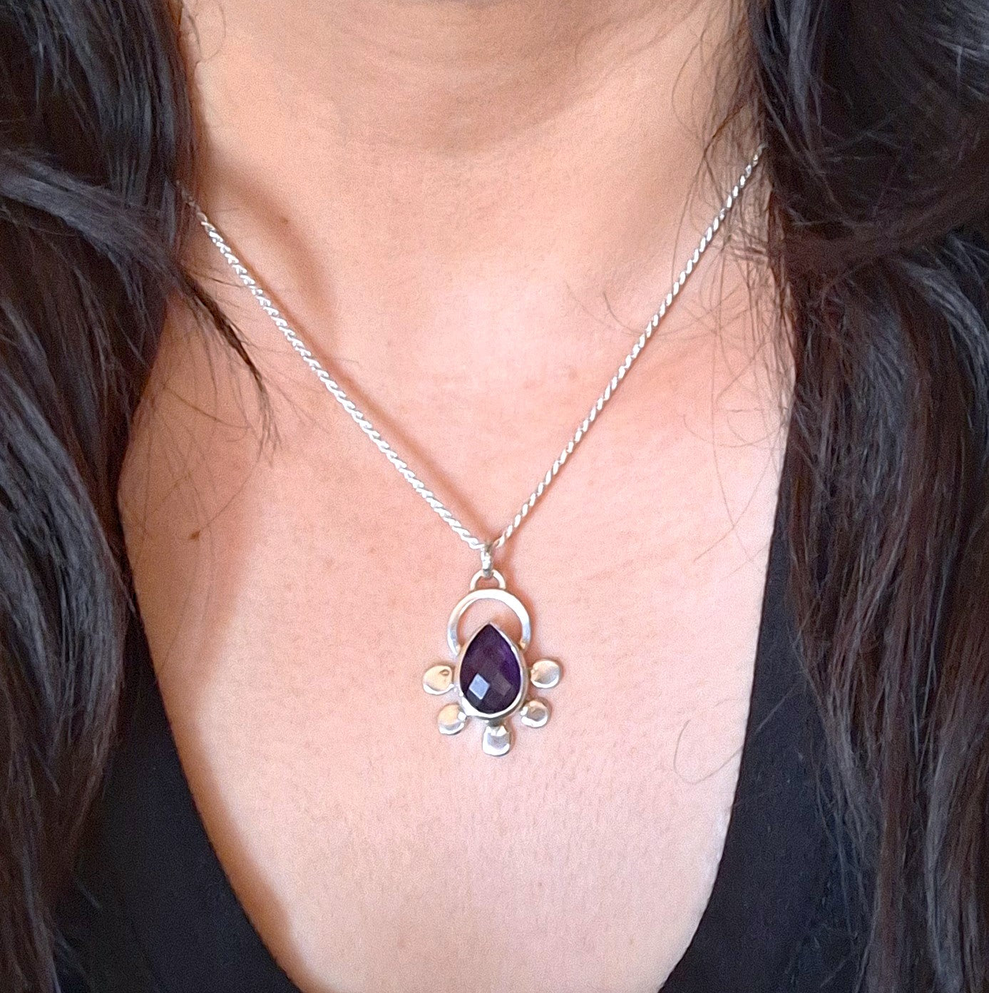 Colgante amatista facetada con tachas