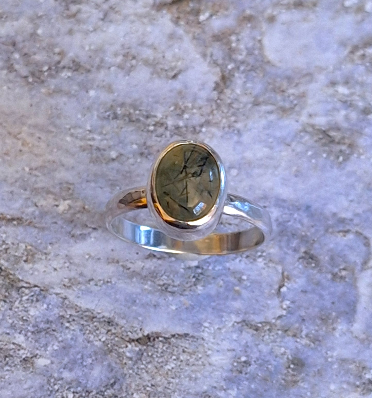 Anillo sortija Prehnita