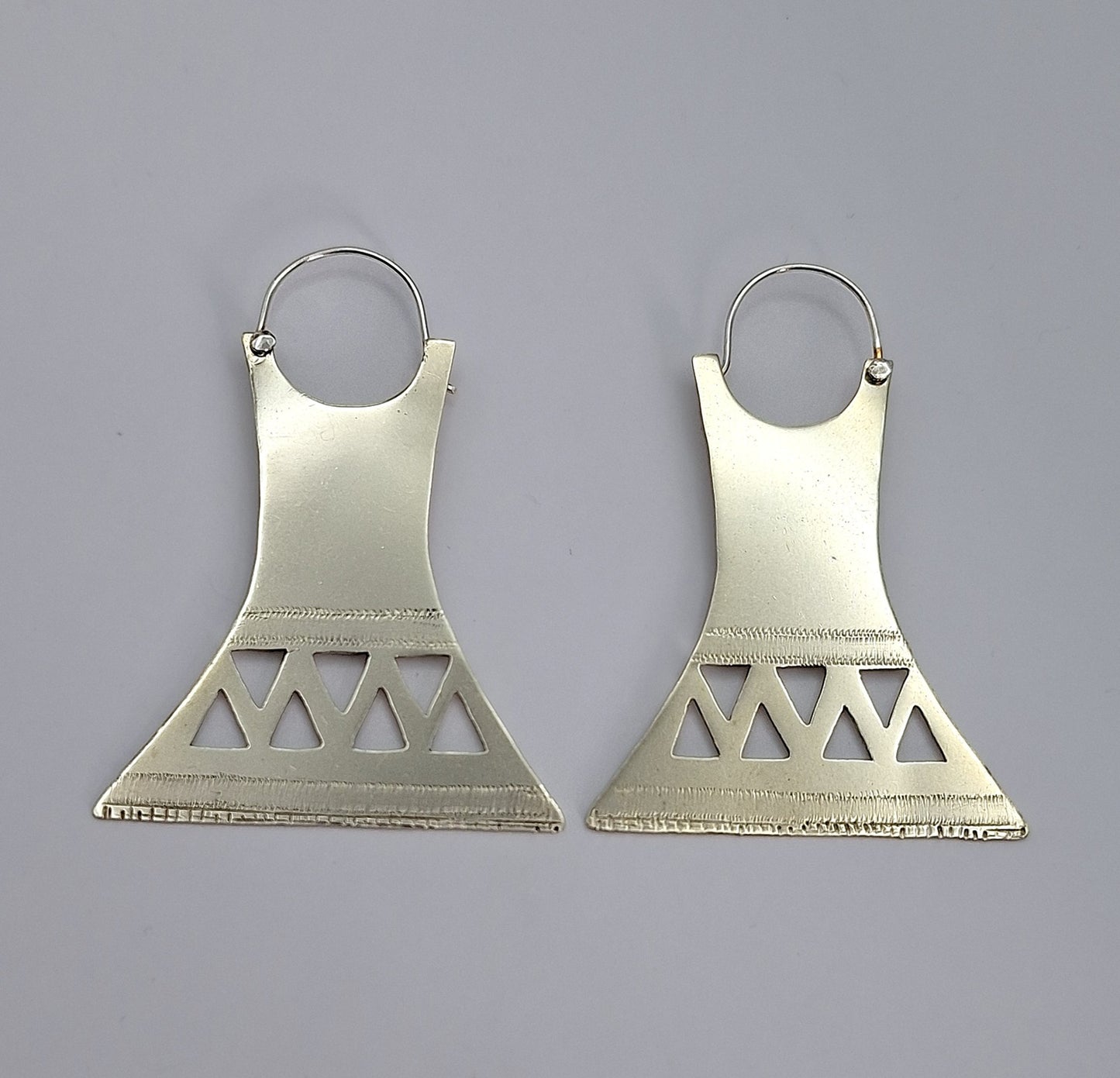 Aros Mapuche trapezoide calados alpaca