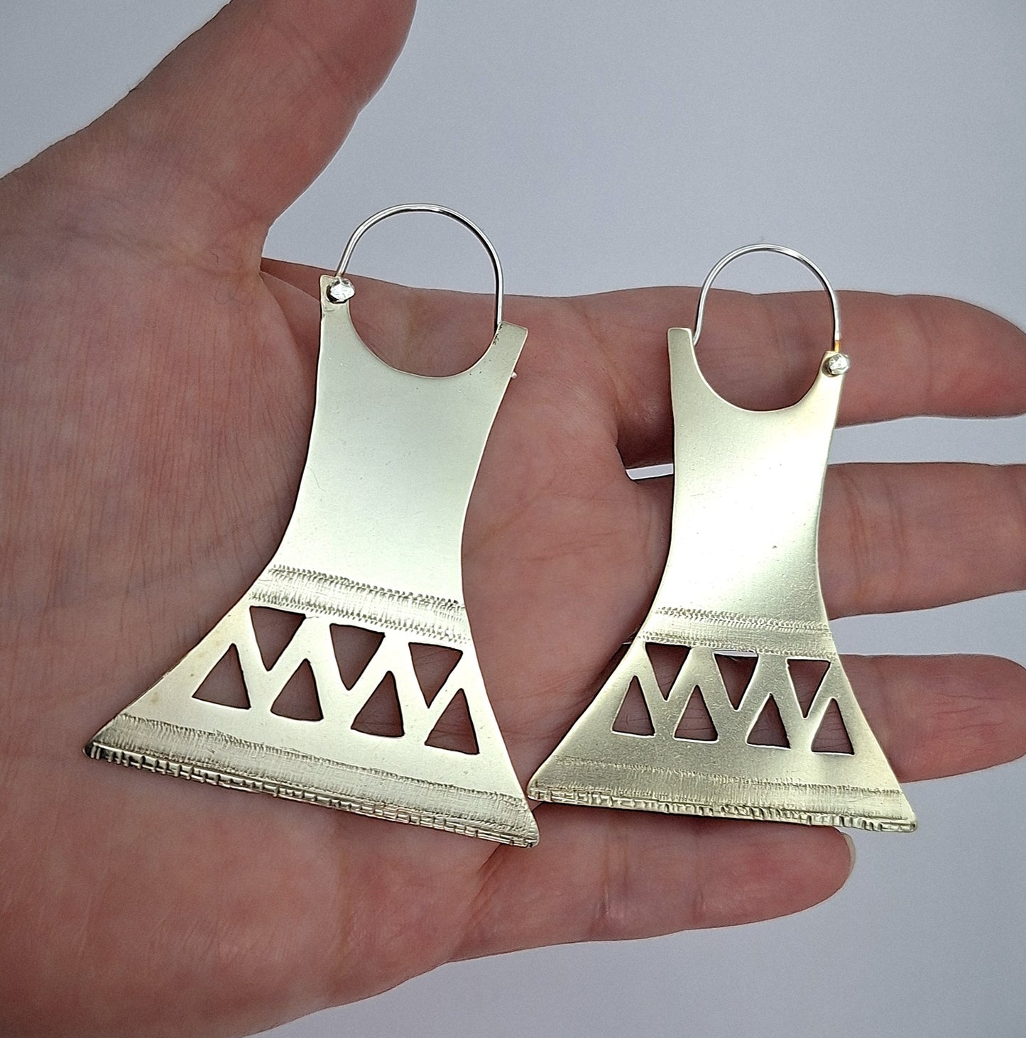 Aros Mapuche trapezoide calados alpaca