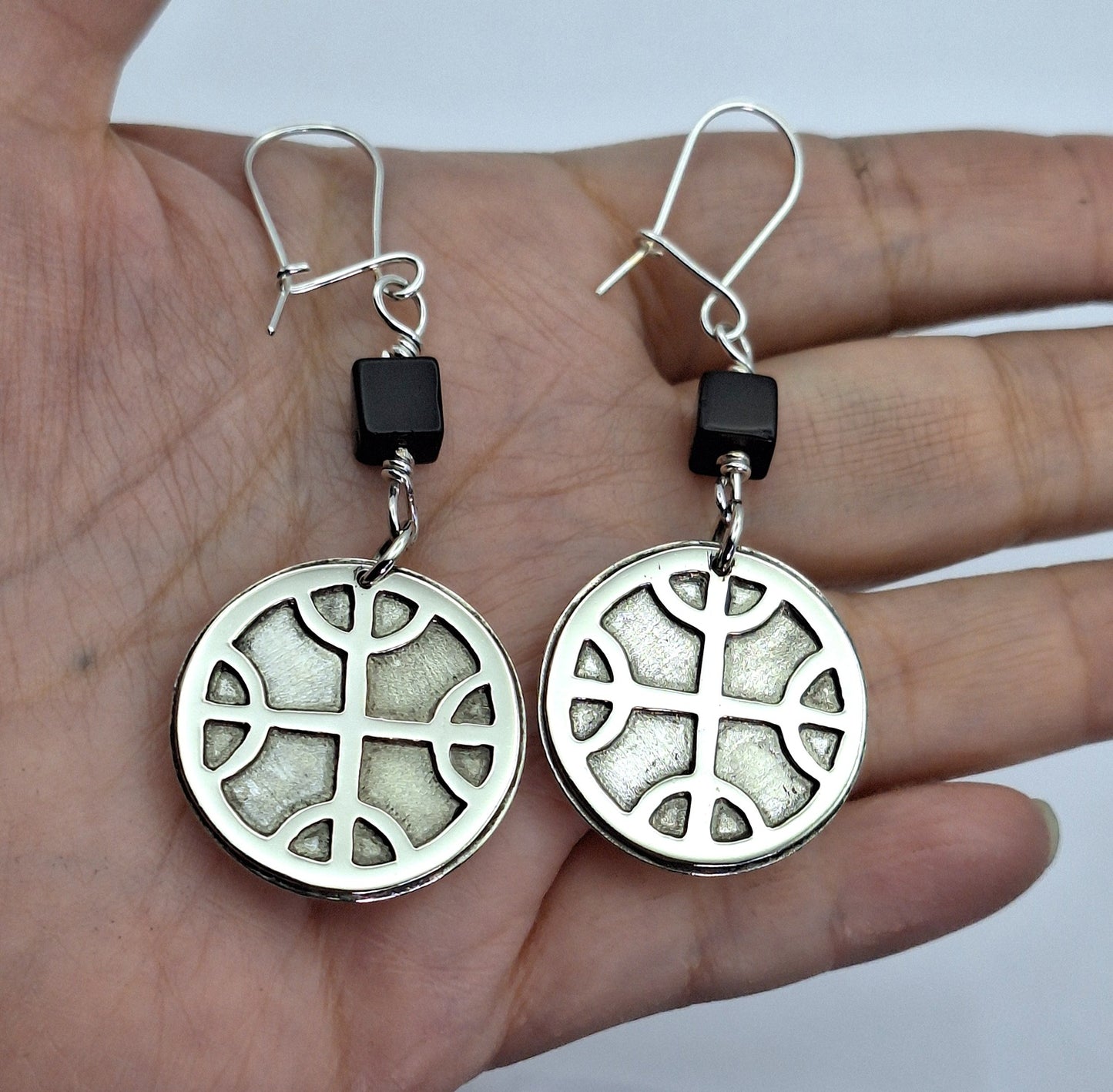 Aros kultrún y ónix negro alpaca