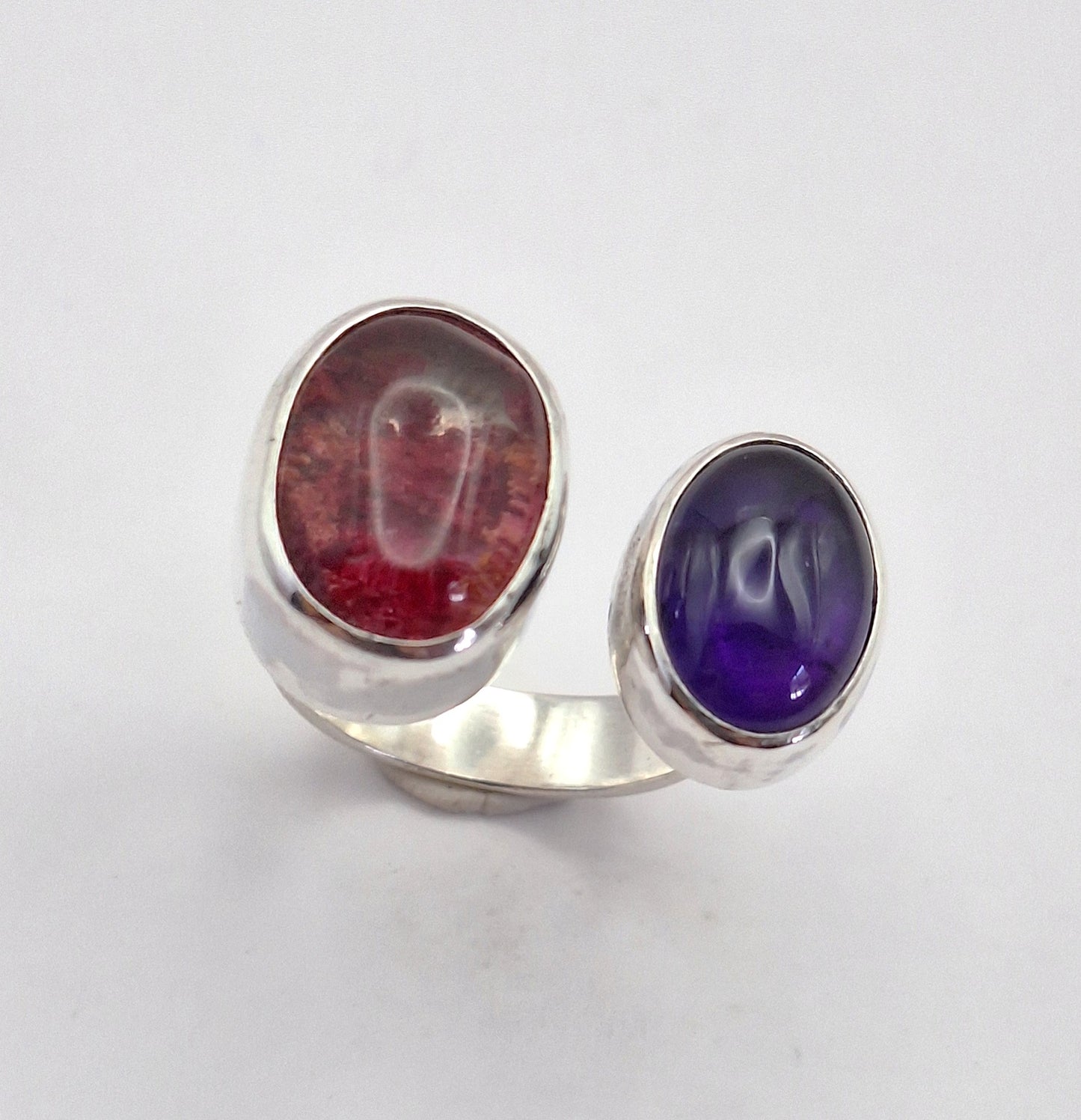 Anillo Amatista y Cuarzo Lodolita abierto