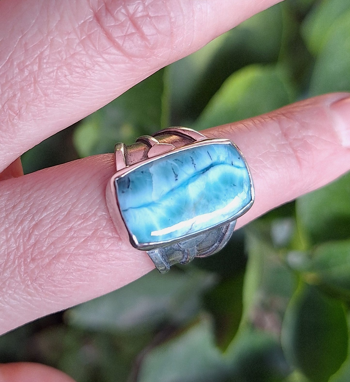 Anillo Larimar relieve étnico