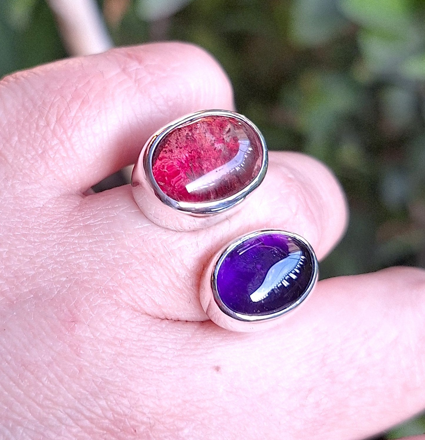 Anillo Amatista y Cuarzo Lodolita abierto