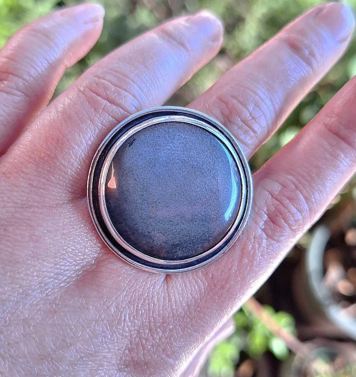 Anillo Obsidiana plateada maxi redondo