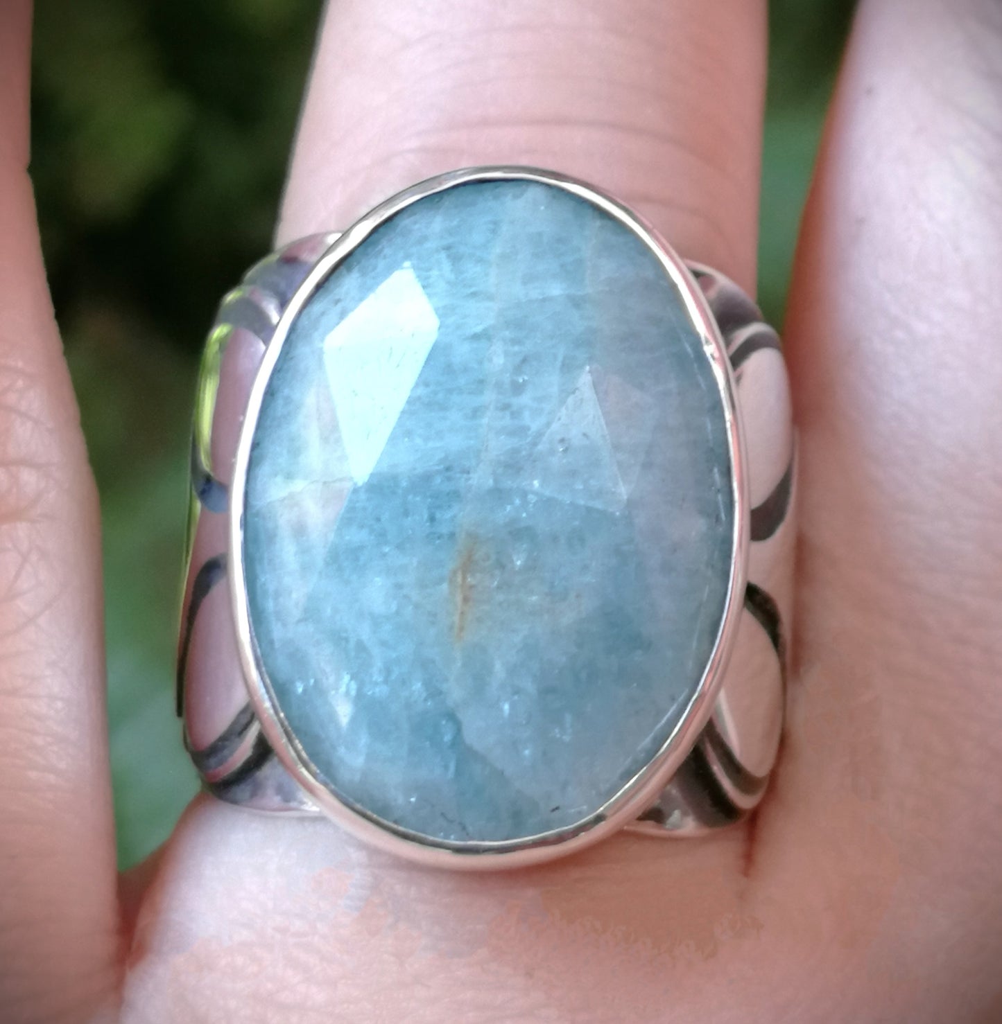 Anillo Aguamarina relieve hojas