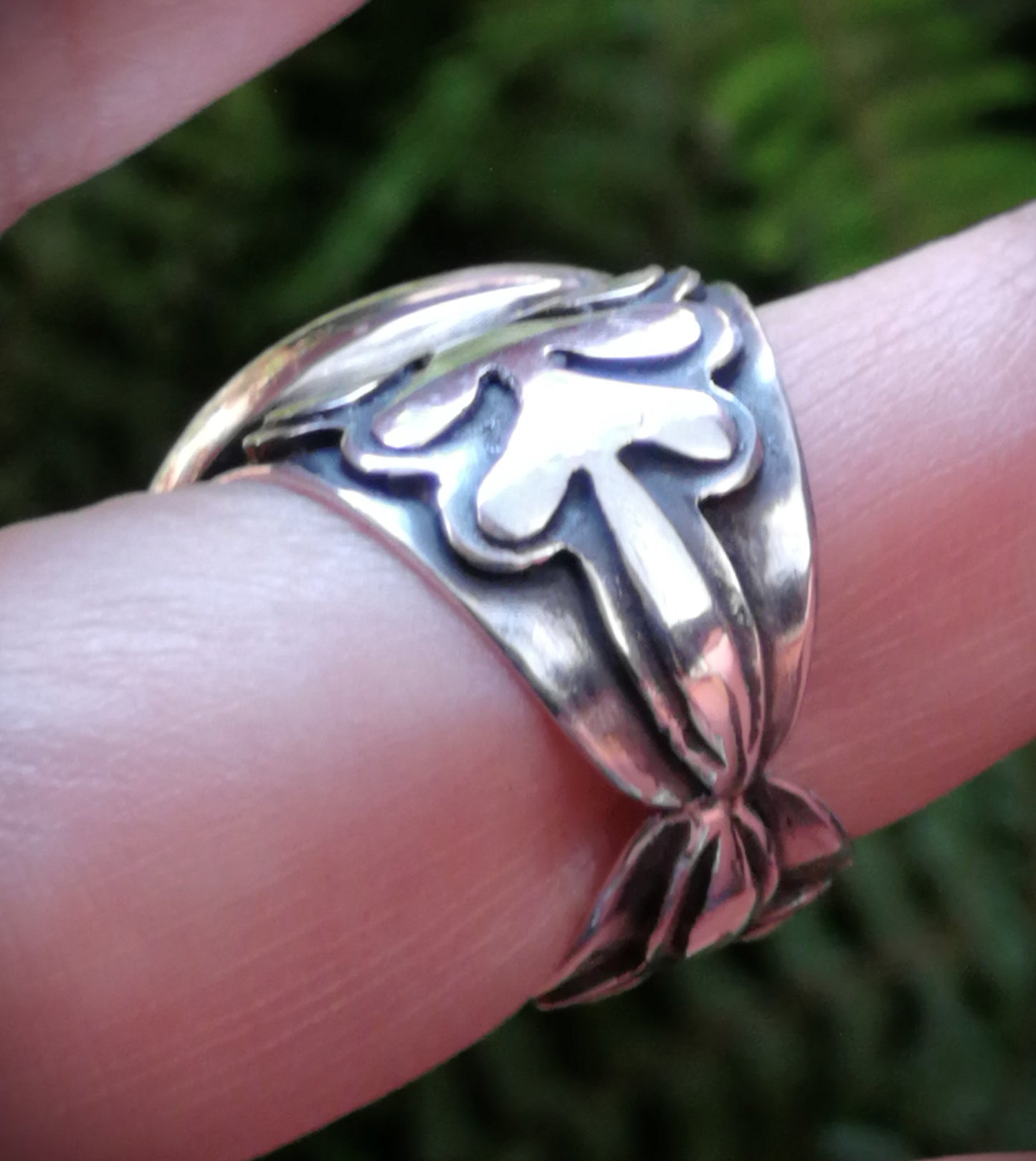 Anillo Aguamarina relieve hojas