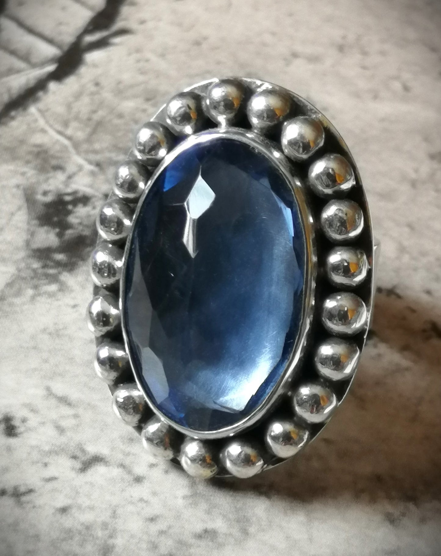 Anillo Cuarzo Hydro pelotitas L