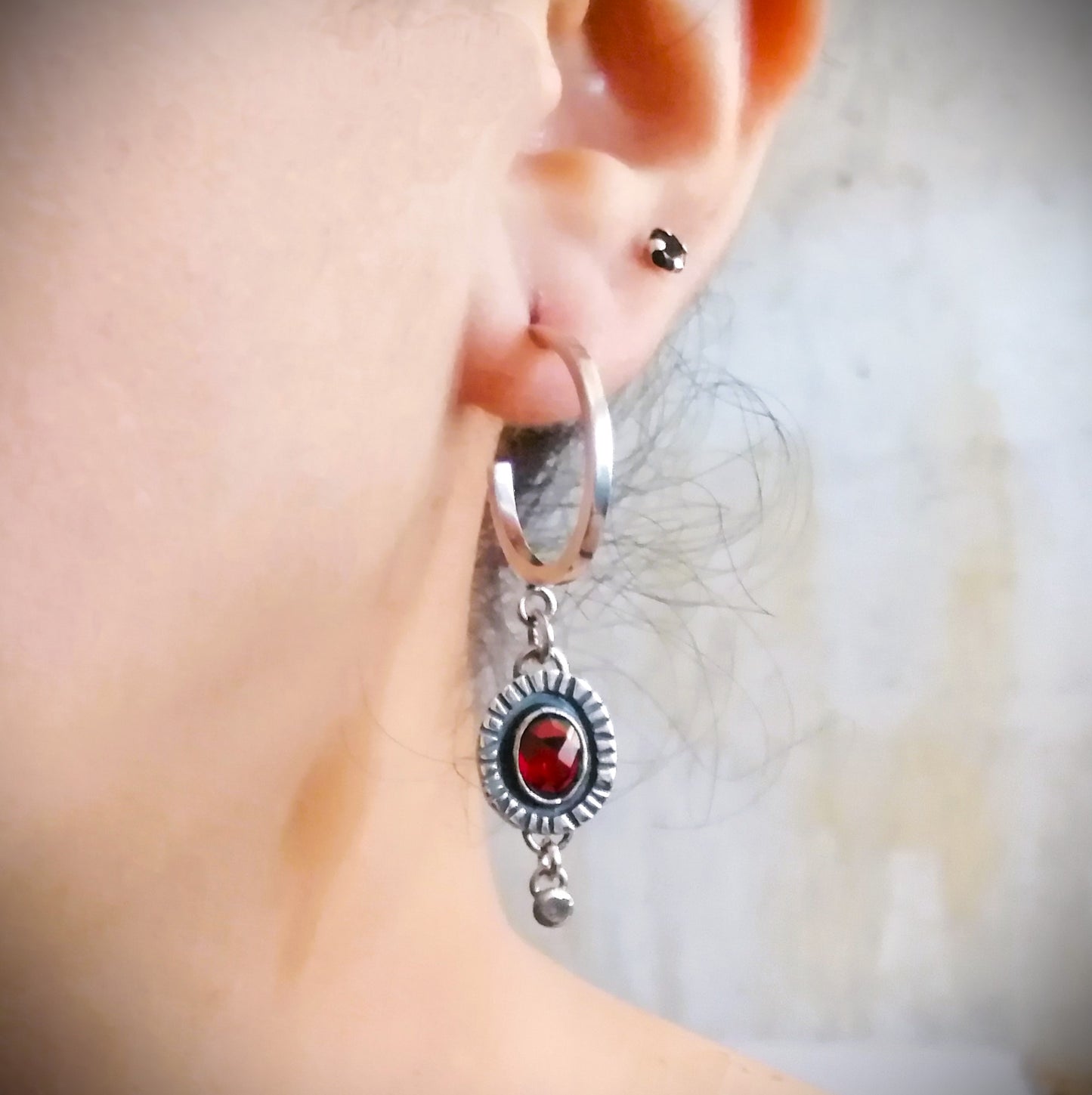 Aros argollas Granate facetado