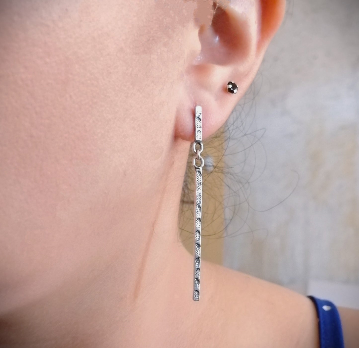 Aros largos plata hojitas