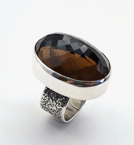 Anillo Maxi cuarzo ahumado facetado