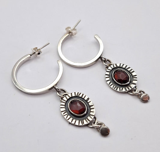 Aros argollas Granate facetado
