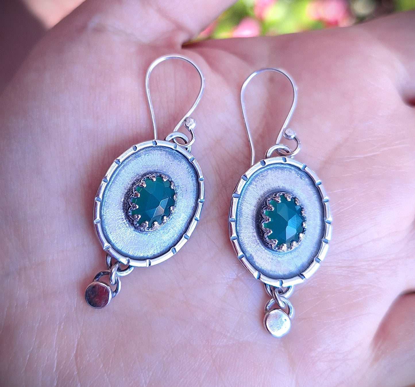 Aros ónix verde borde martillado