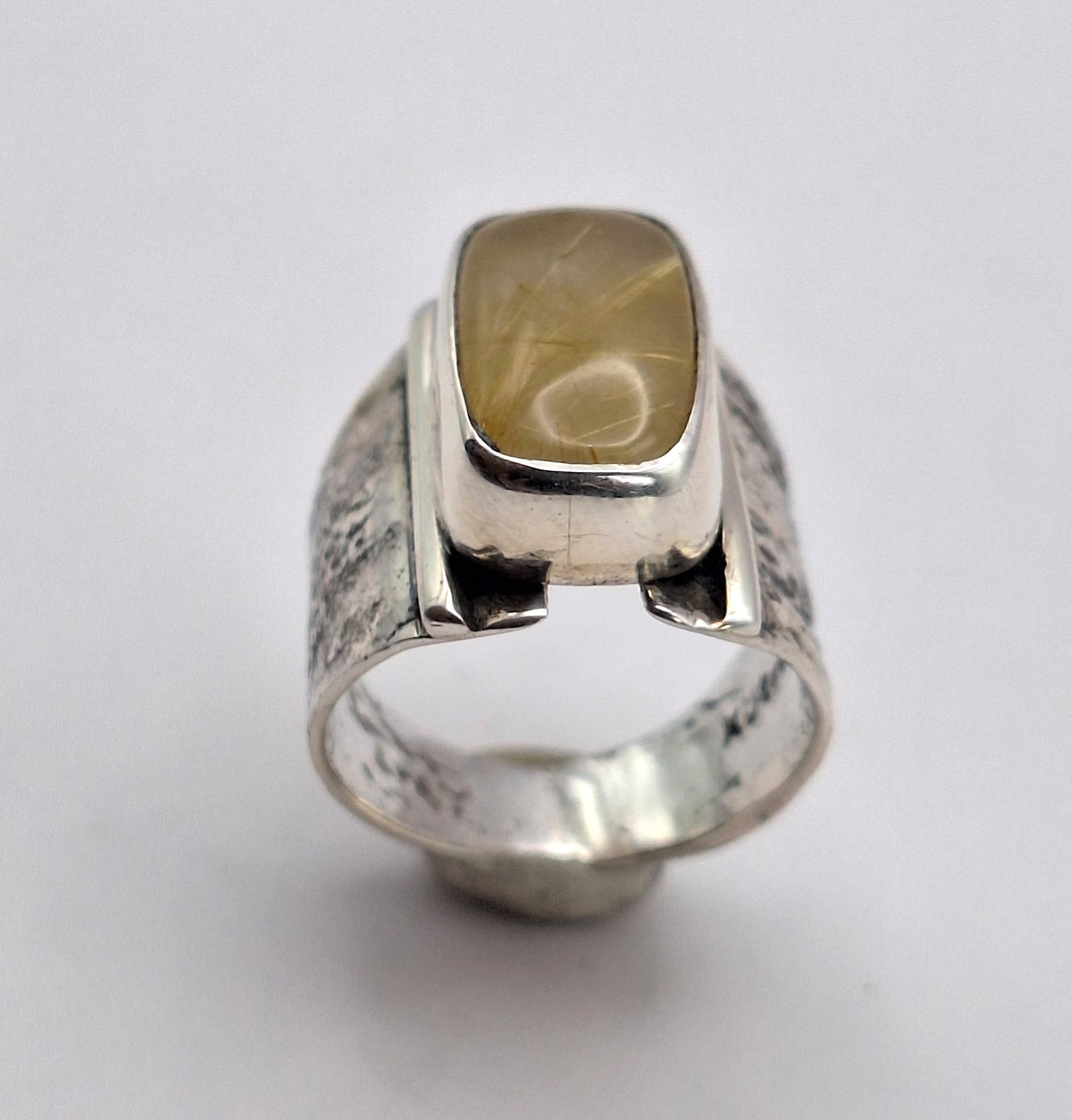 Anillo Cuarzo Rutilo dorado