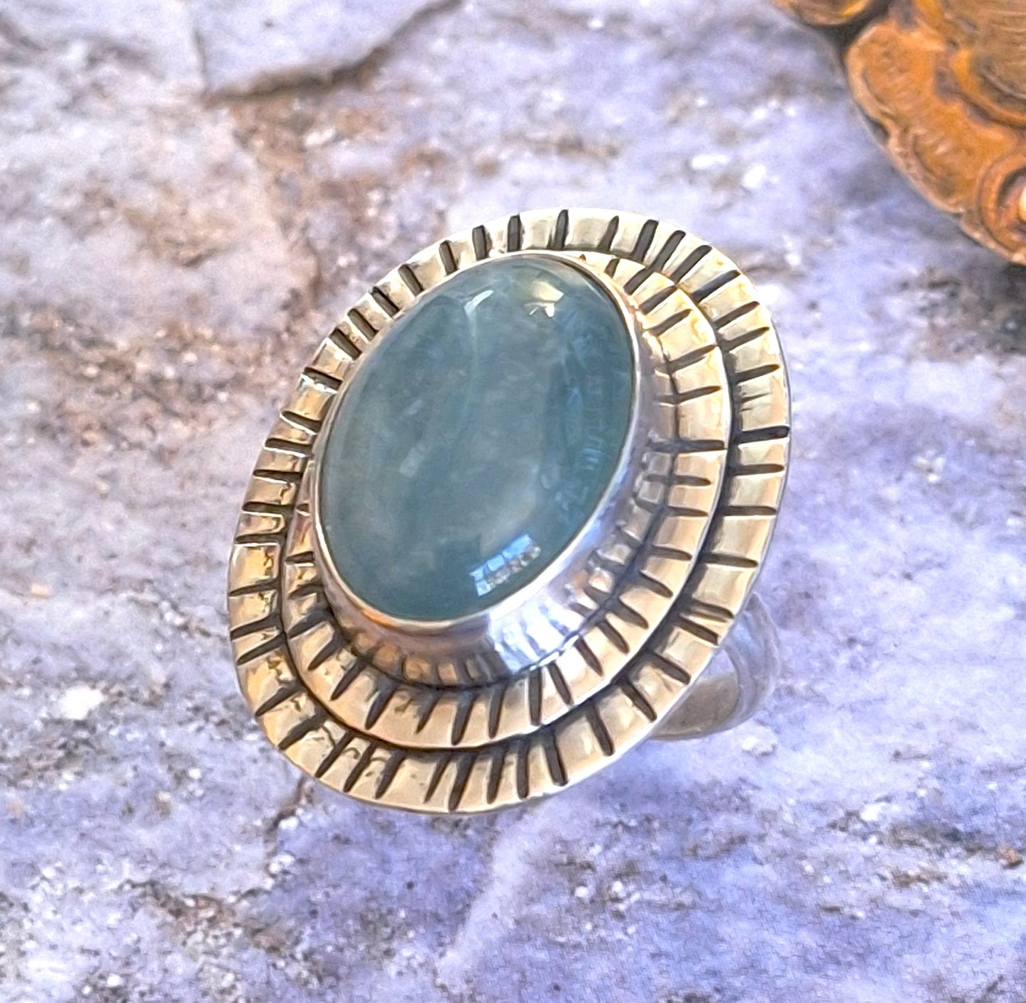 Anillo aguamarina diseño líneas