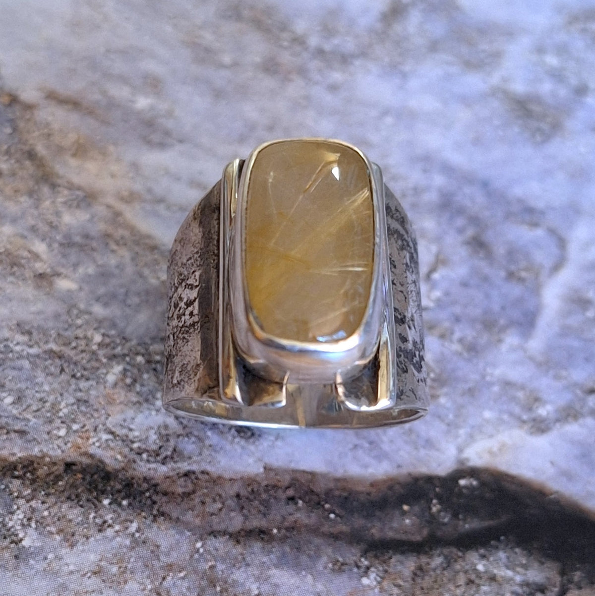 Anillo Cuarzo Rutilo dorado