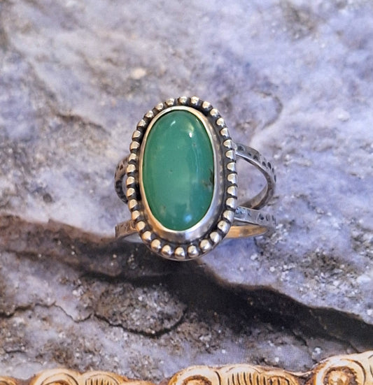 Anillo crisoprasa pelotitas doble argolla