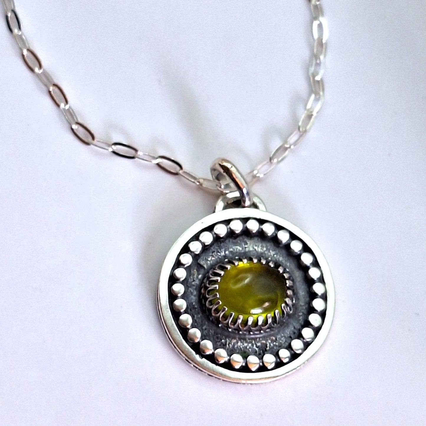 Colgante Peridoto reticulado y pelotitas