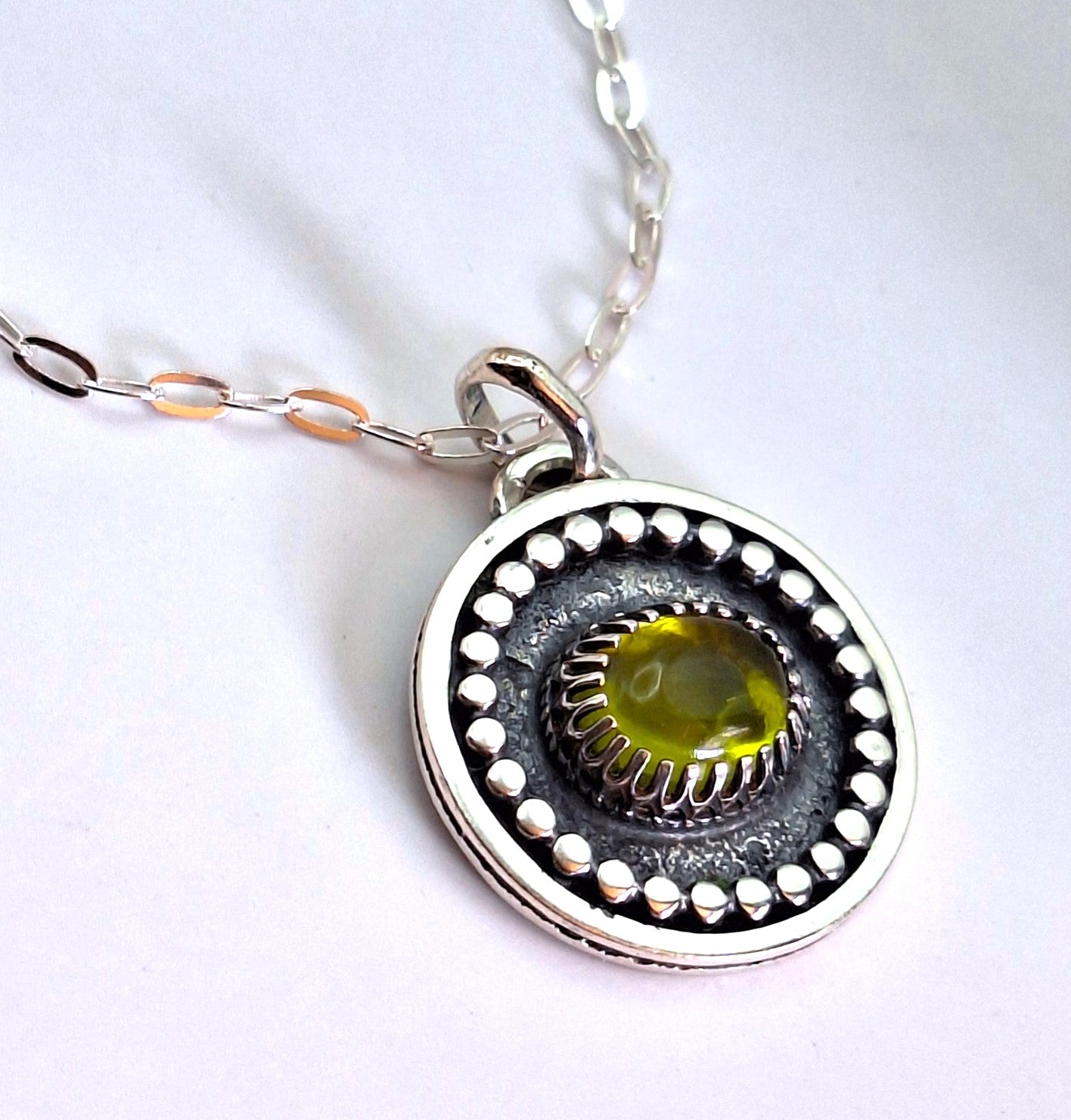 Colgante Peridoto reticulado y pelotitas