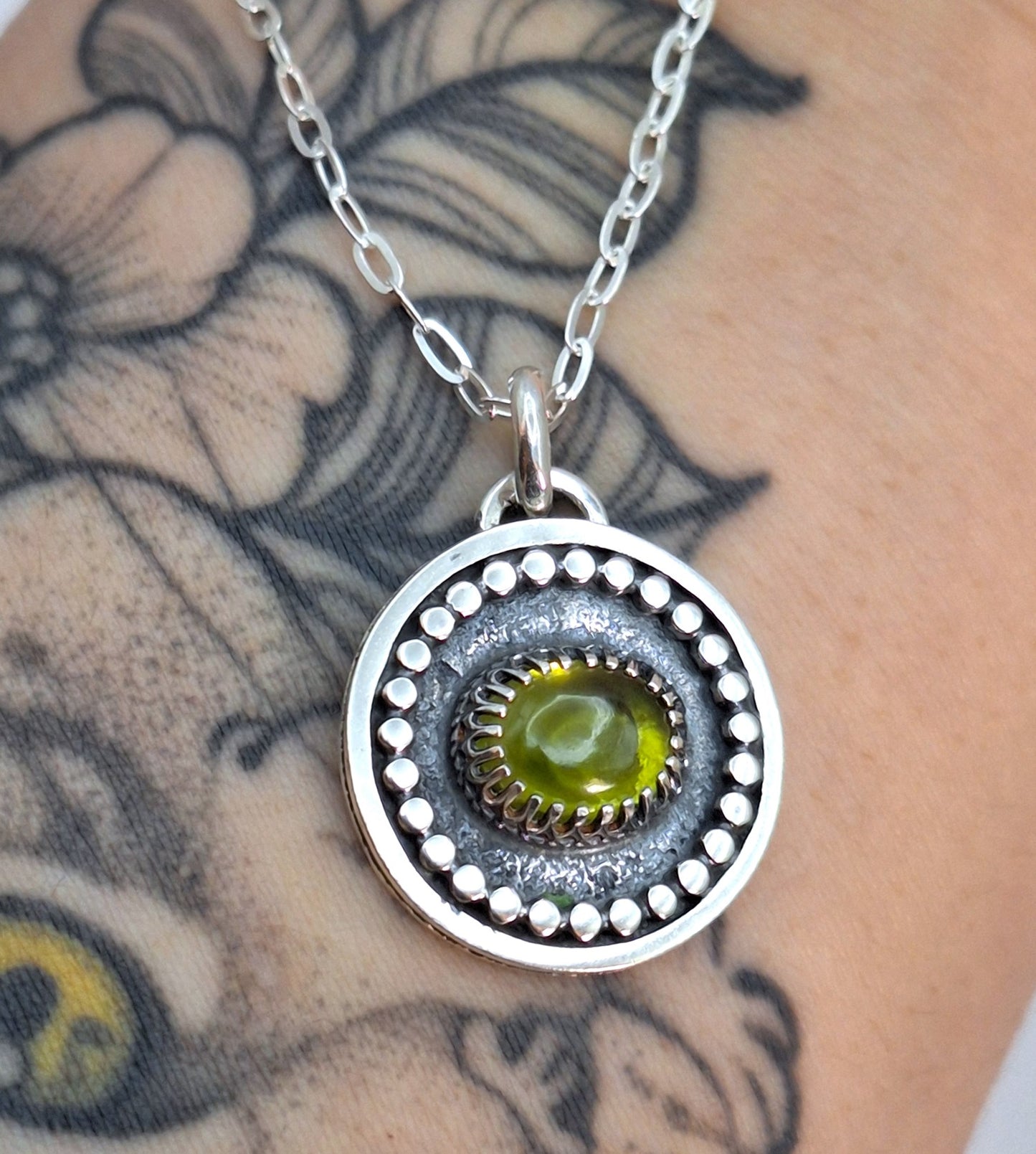 Colgante Peridoto reticulado y pelotitas