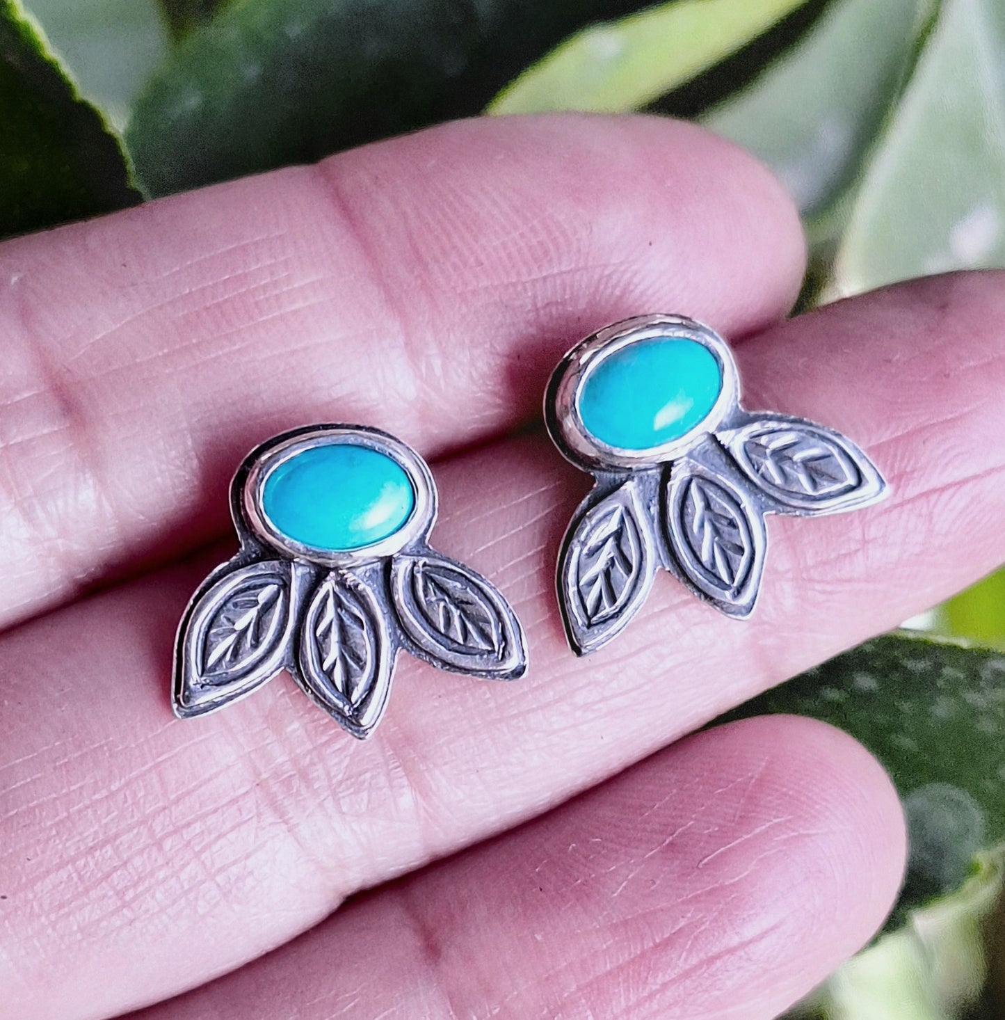 Aros turquesa hojas pegados