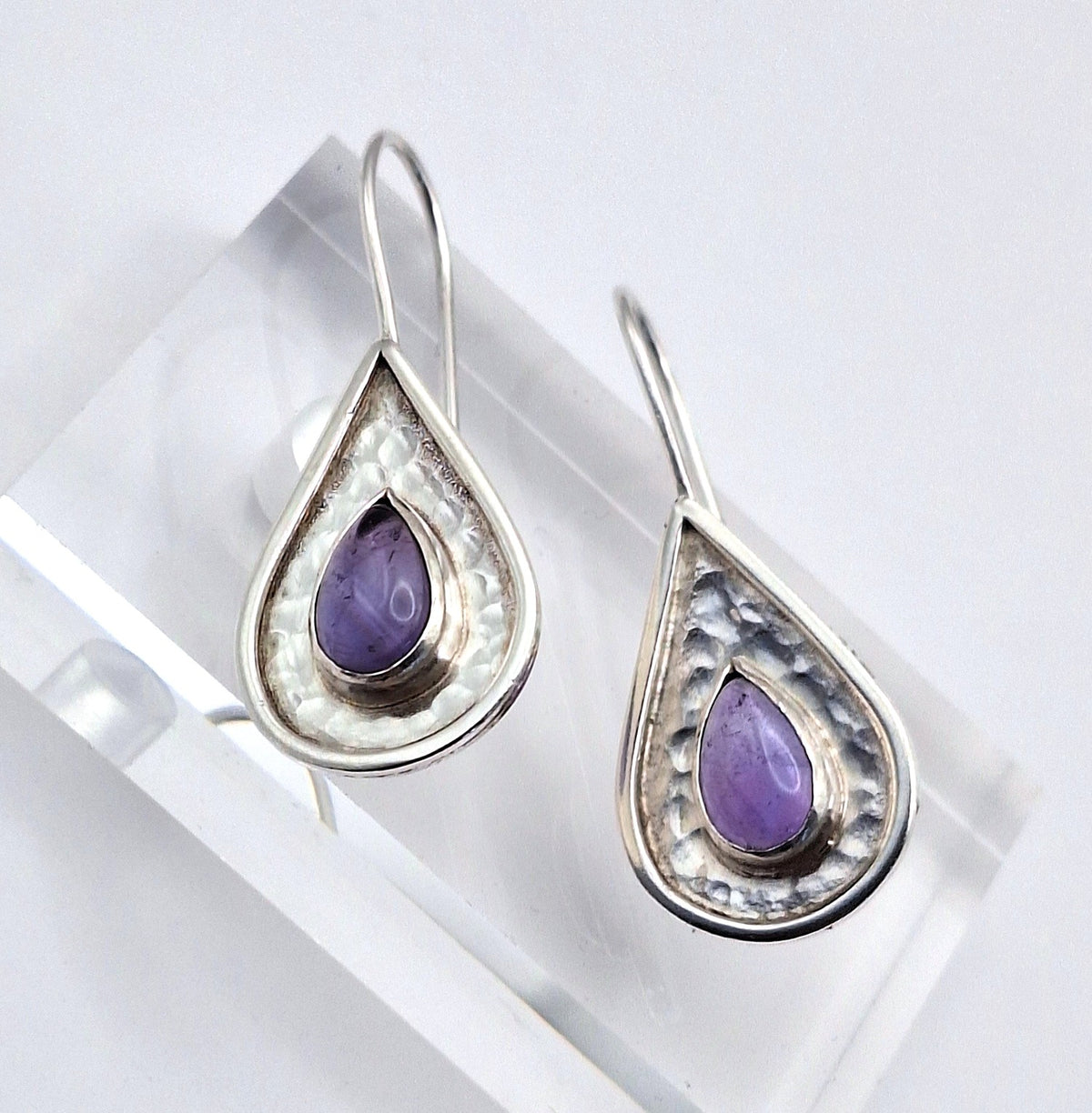 Aros Amatista gotas martilladas
