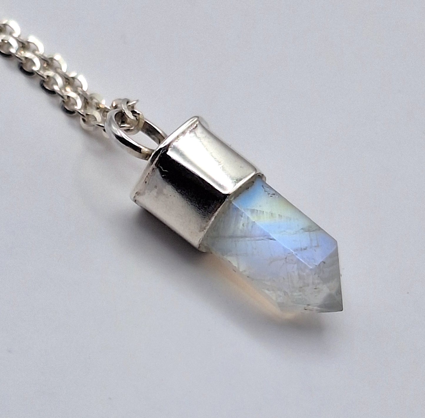 Colgante punta Piedra Luna arcoiris