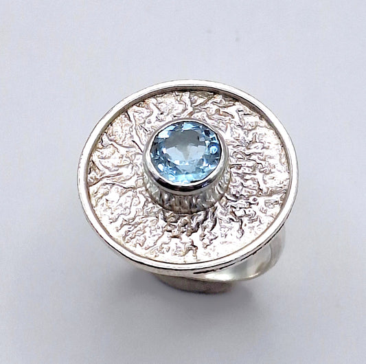 Anillo Topacio azul reticulado