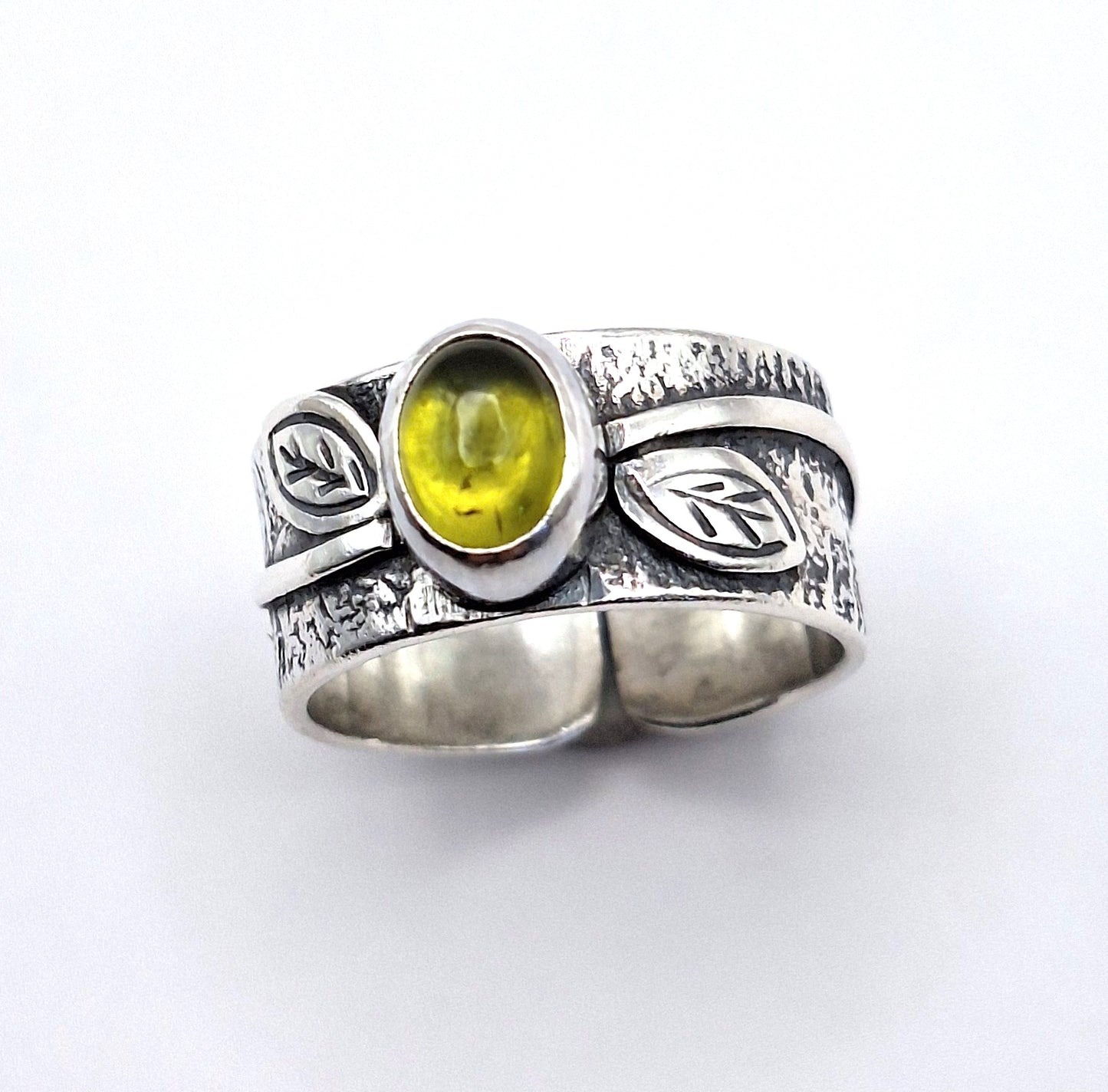 Anillo Peridoto hojas argolla ancha reticulado