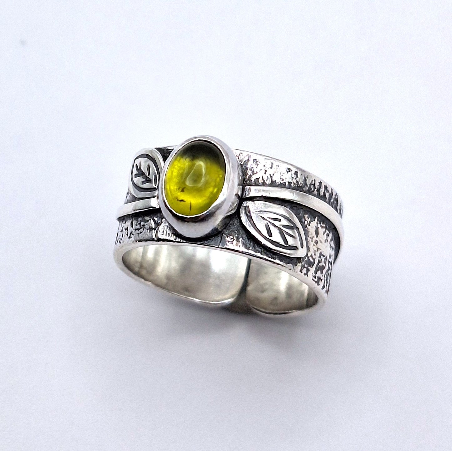 Anillo Peridoto hojas argolla ancha reticulado
