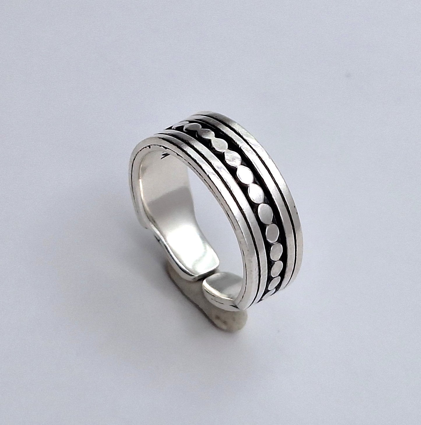 Anillo argolla diseño pelotitas y líneas