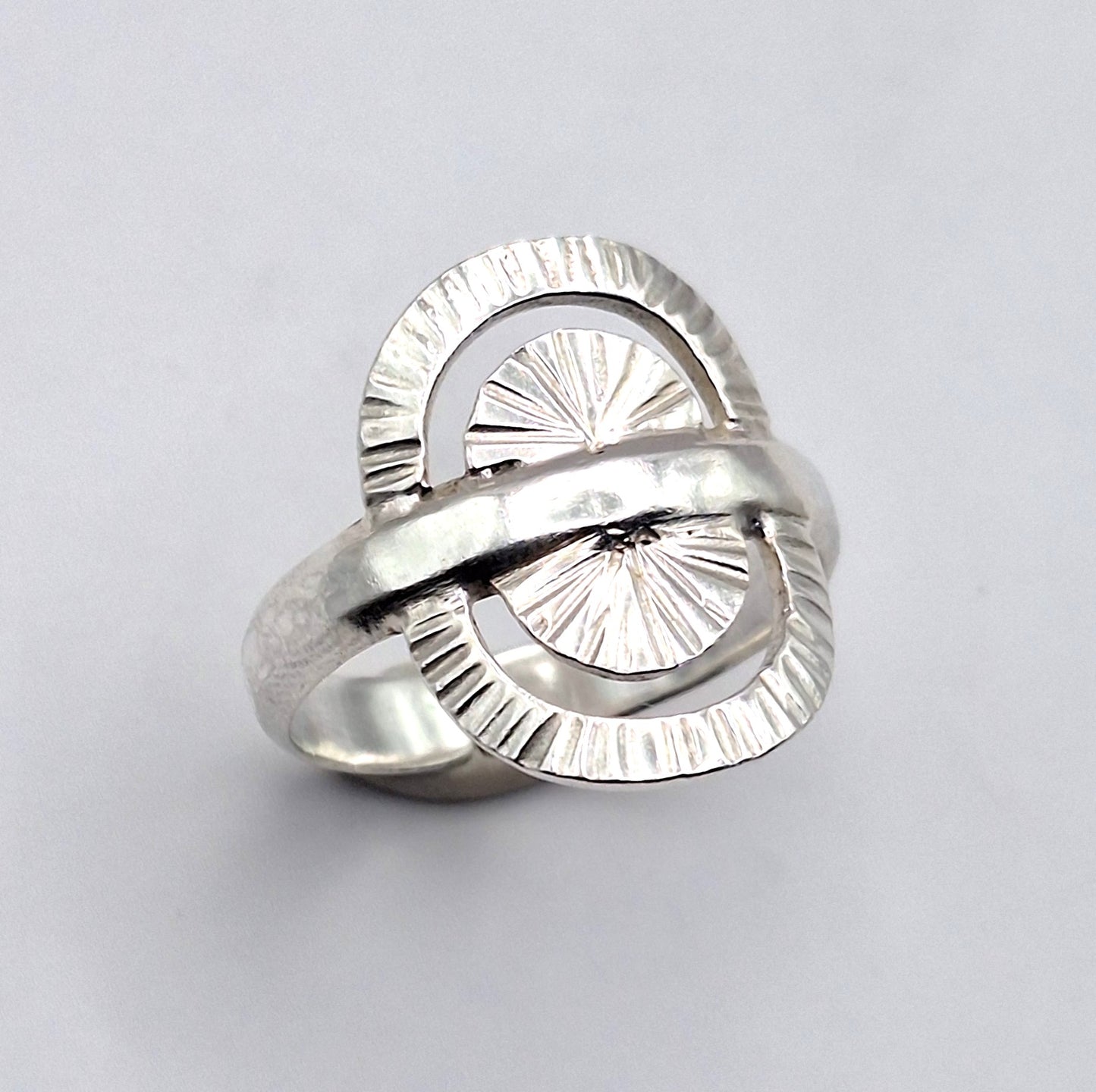 Anillo argolla étnica soles