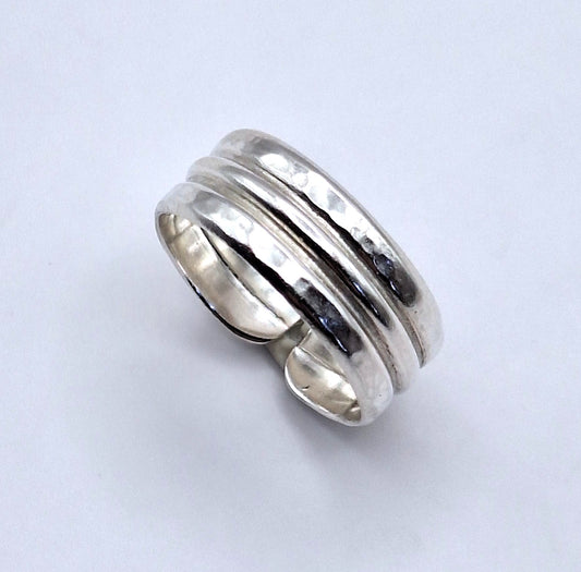 Anillo triple argolla martillado