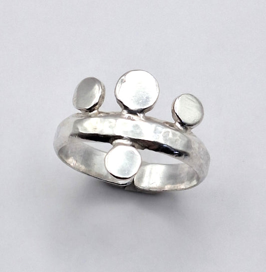 Anillo argolla étnica tres círculos y uno