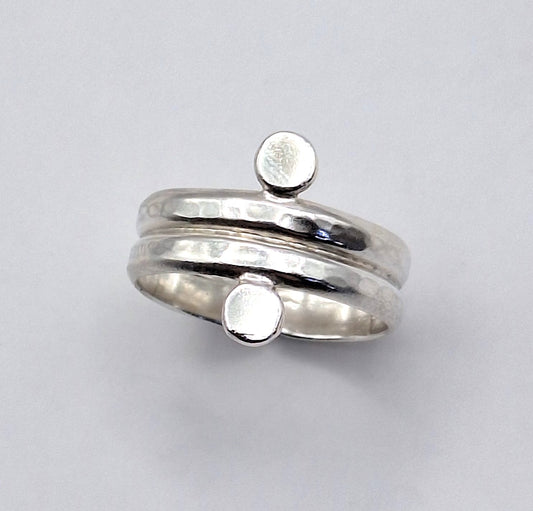 Anillo argolla étnica doble circulo arriba y abajo