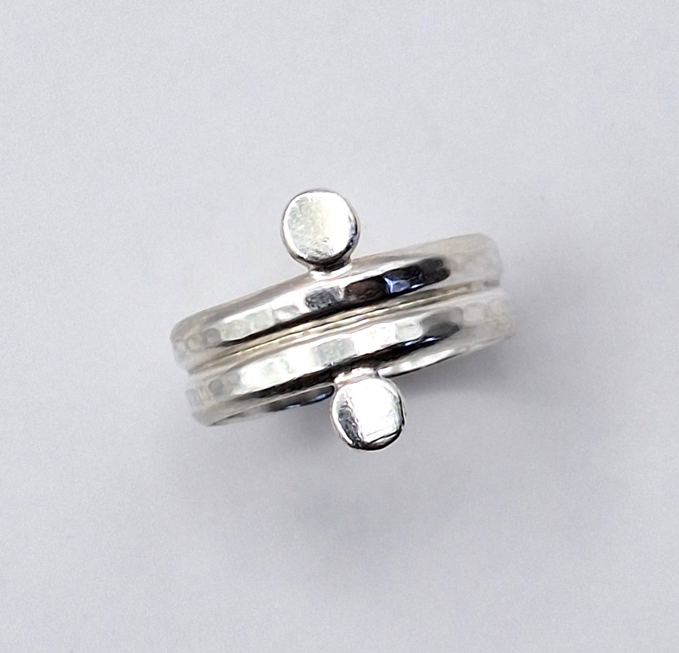 Anillo argolla étnica doble circulo arriba y abajo